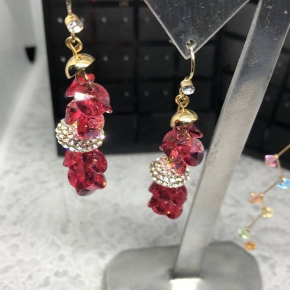 Sparkling crystal beads long statement earrings - Picture 4 of 5